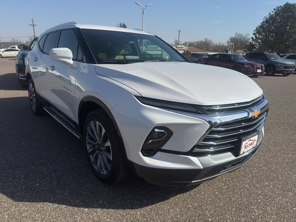 Used 2025 Chevrolet Blazer Premier AWD/4WD image 4