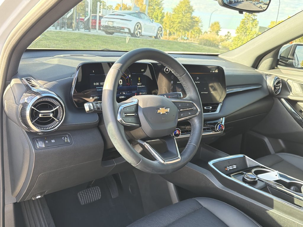 Used 2026 Chevrolet Equinox LT w/ Convenience Package II FWD image 10