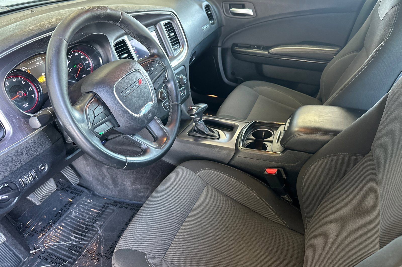 Used 2018 Dodge Charger SXT w/ Blacktop Package RWD image 9