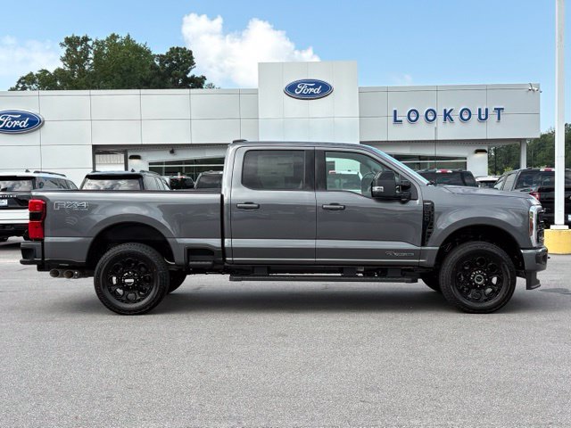 New 2026 Ford F250 Lariat w/ Black Appearance Package AWD/4WD image 6