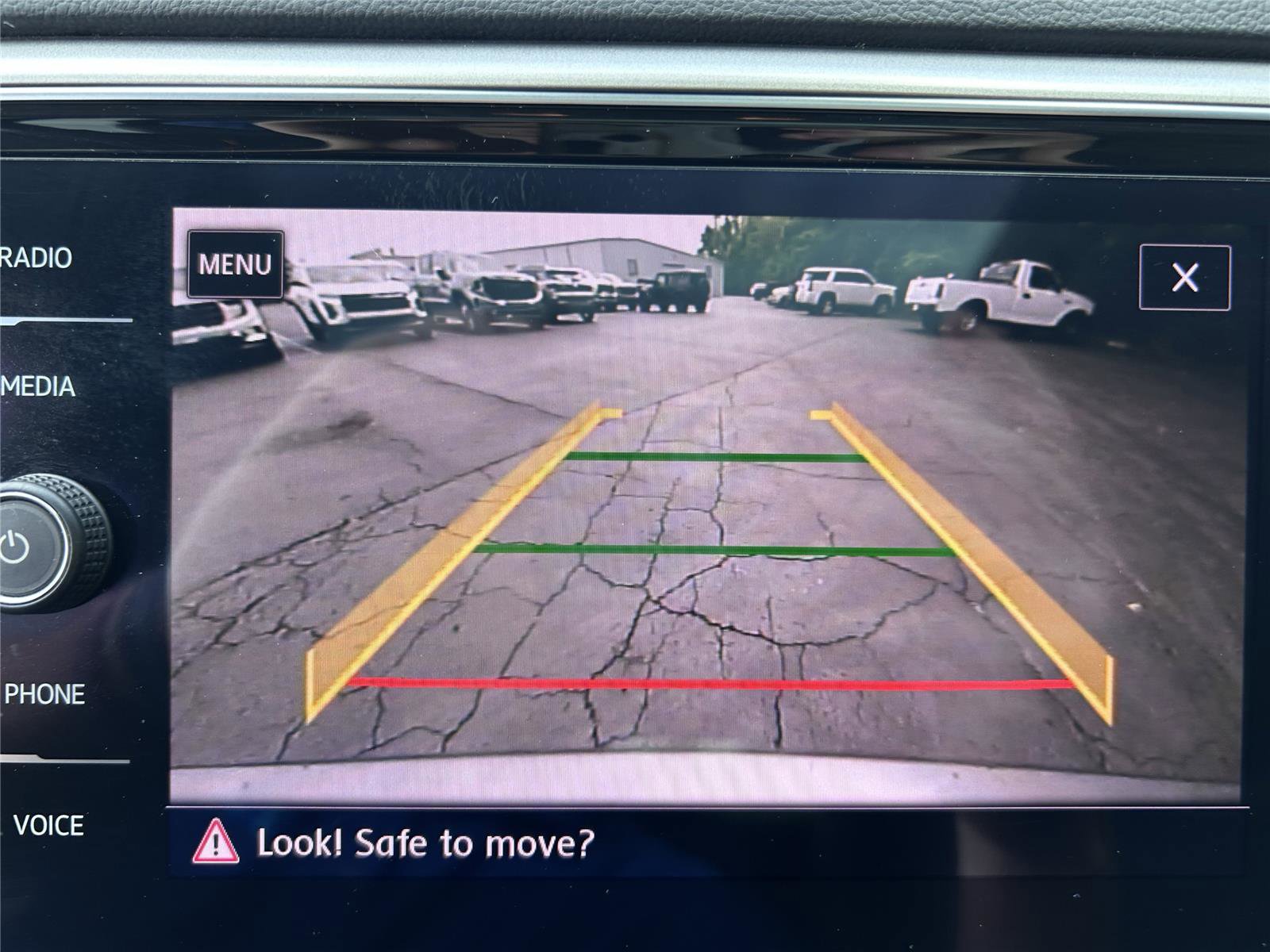 Used 2018 Volkswagen Atlas SEL FWD image 19