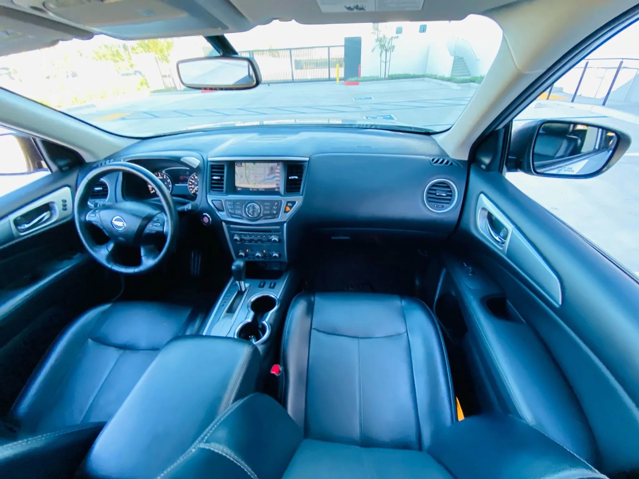 Used 2020 Nissan Pathfinder SL image 11