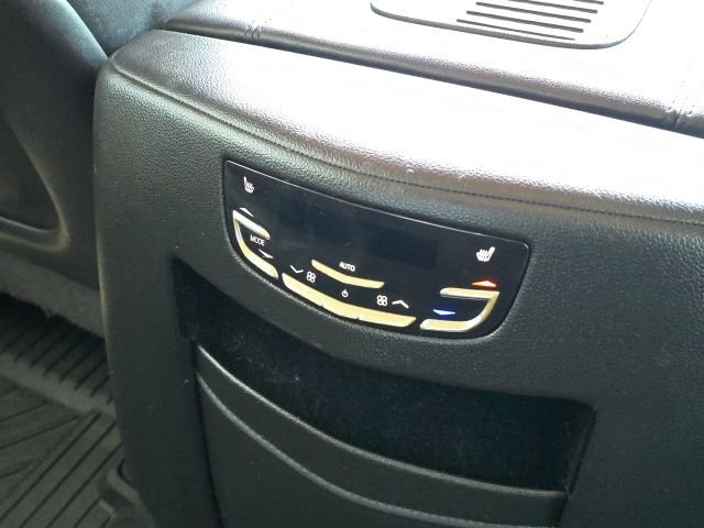 Used 2019 Cadillac Escalade Luxury image 17