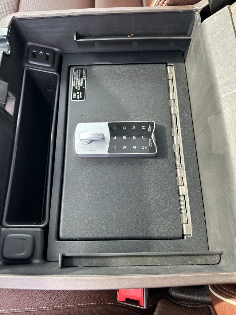 Used 2018 Chevrolet Silverado 1500 High Country w/ High Desert Package AWD/4WD image 29