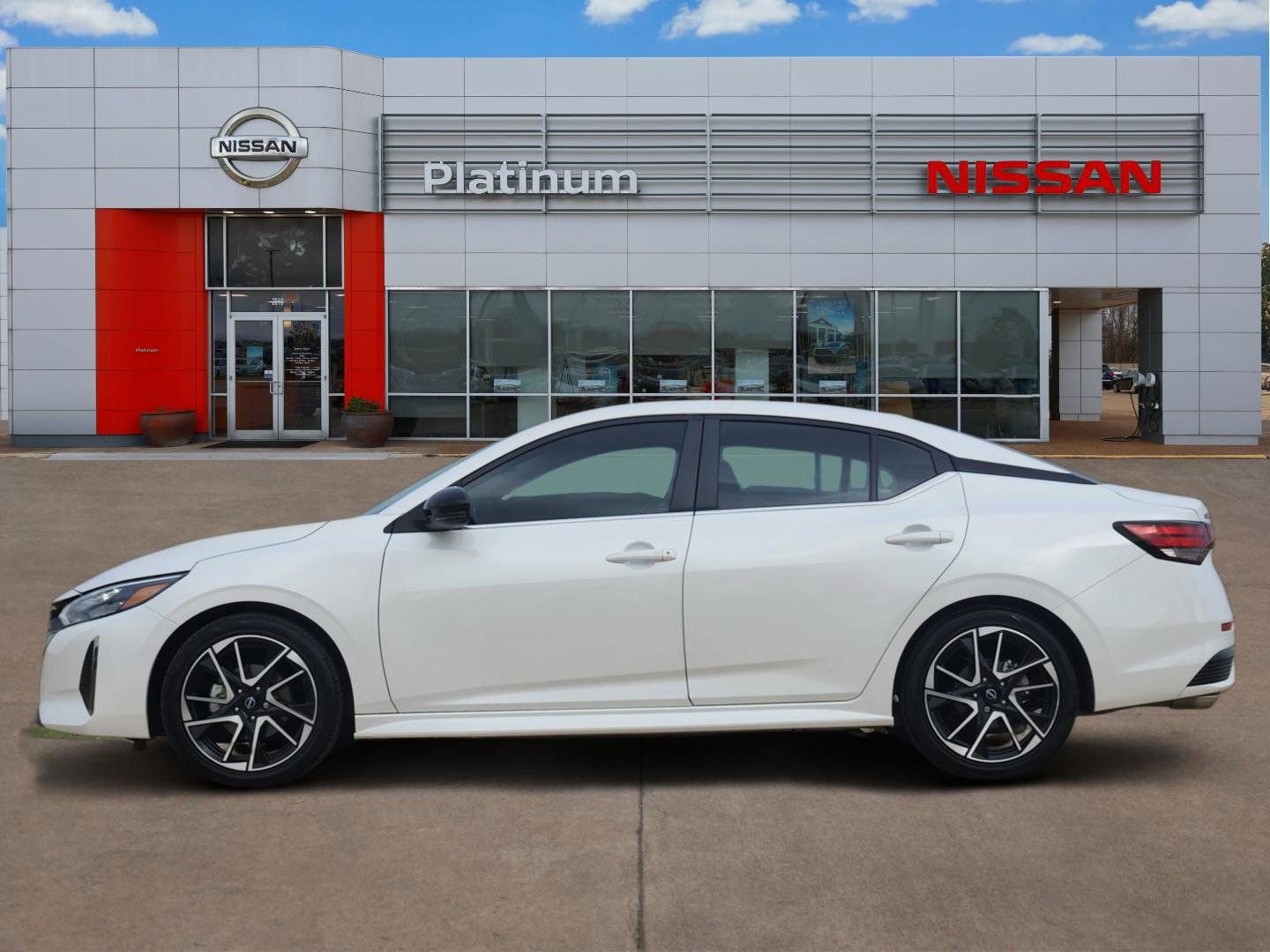 Used 2024 Nissan Sentra SR image 3