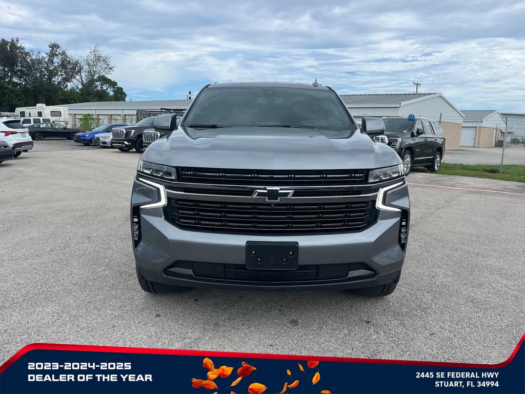 Used 2022 Chevrolet Tahoe RST w/ Luxury Package AWD/4WD image 2