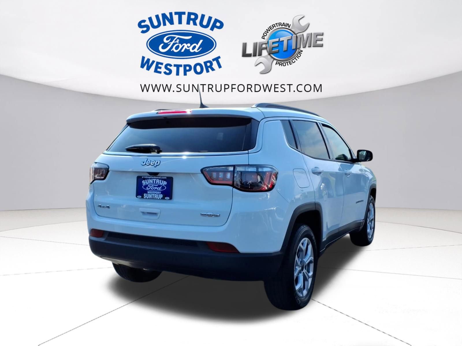 Used 2025 Jeep Compass Latitude image 3