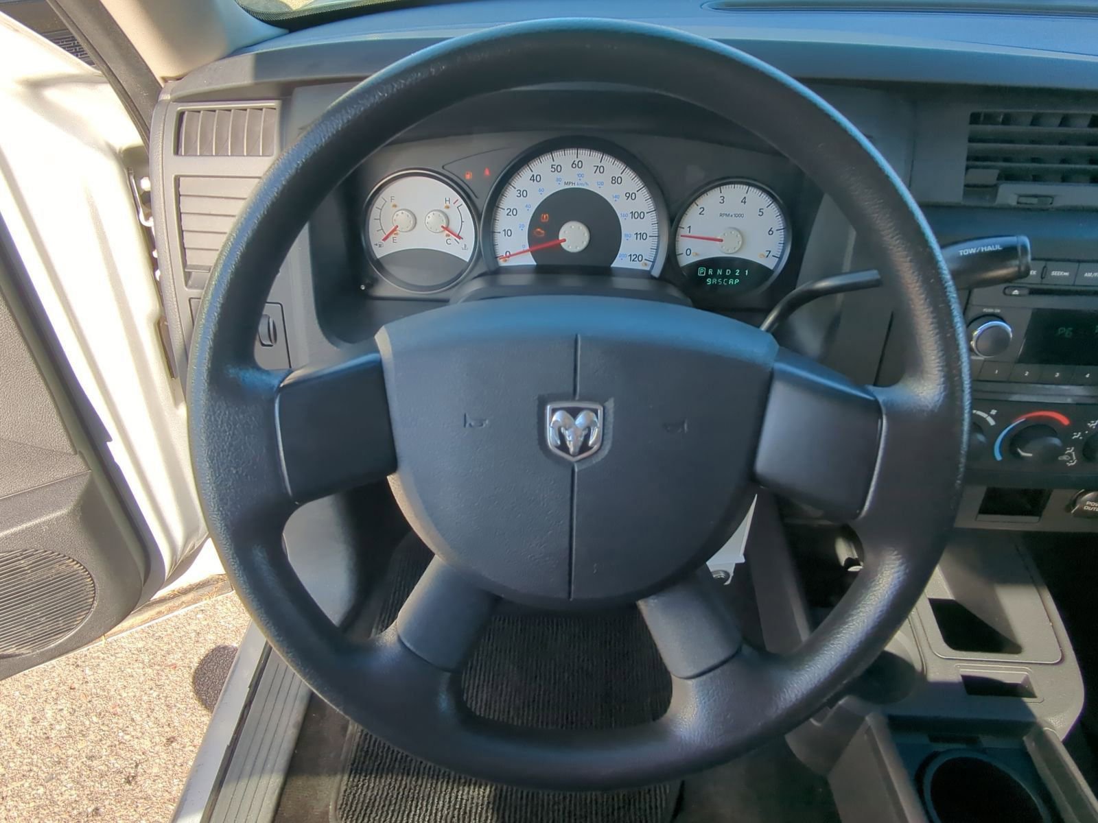 Used 2011 Dodge Dakota ST image 23