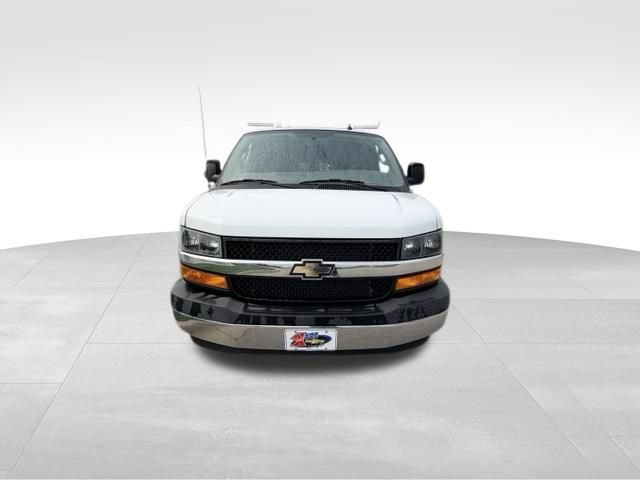 Used 2022 Chevrolet Express 2500 w/ Driver Convenience Package RWD image 3