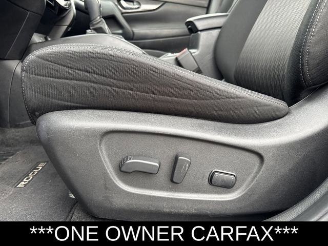 Used 2019 Nissan Rogue SV w/ Sun & Sound Touring Package image 11