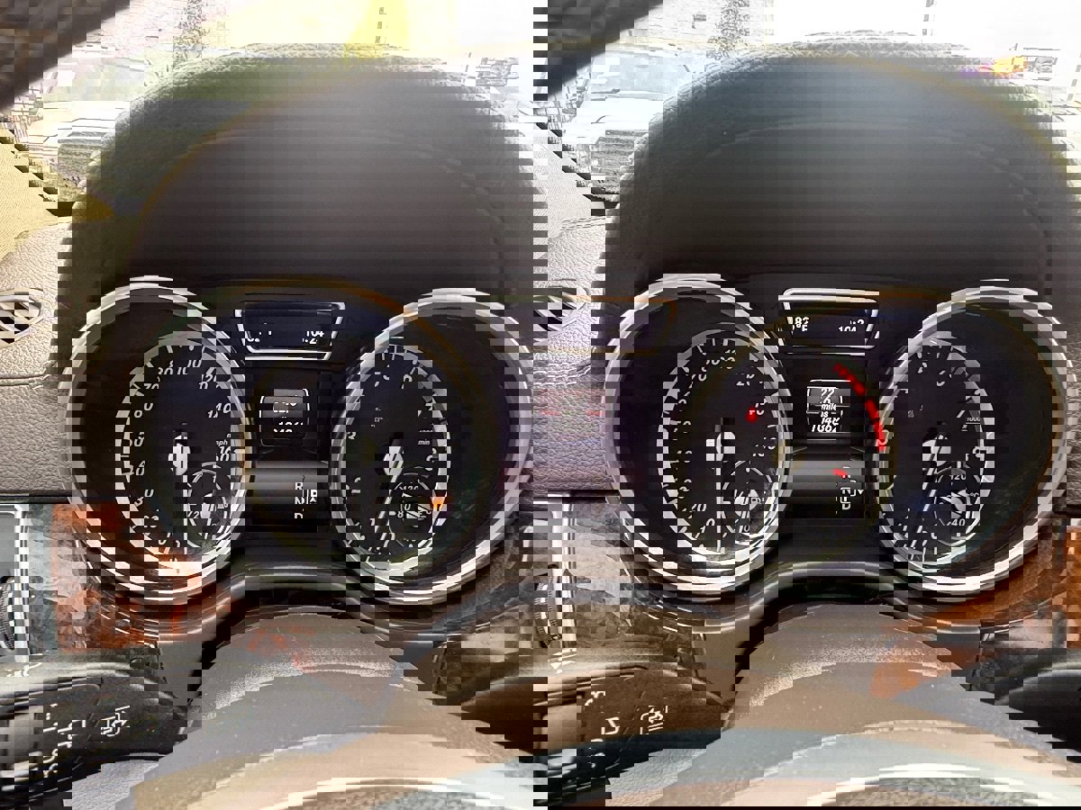 Used 2014 Mercedes-Benz GL 550 4MATIC image 34