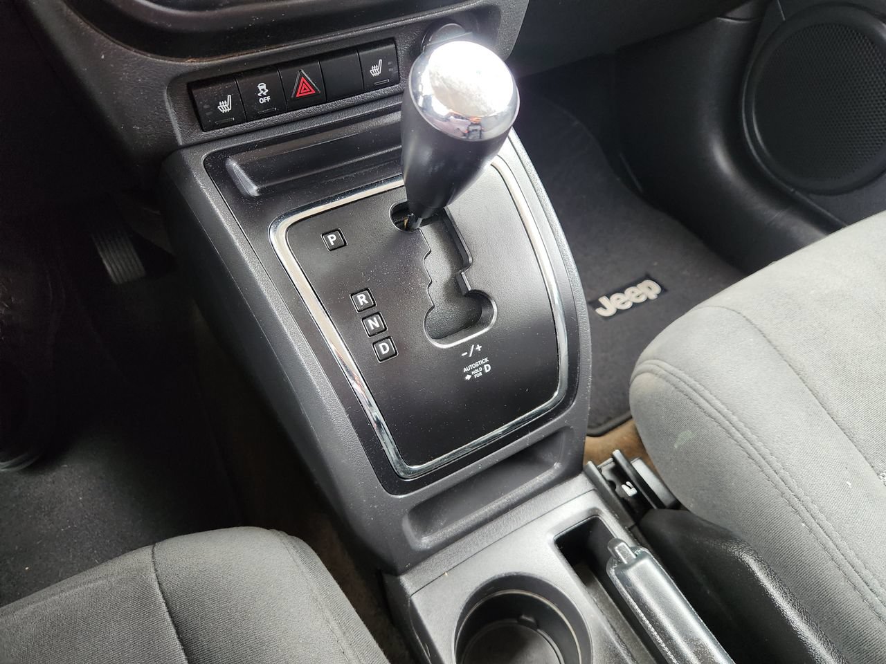 Used 2017 Jeep Patriot Latitude FWD image 18