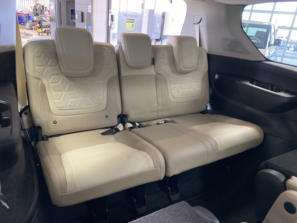 New 2025 Nissan Armada Platinum Reserve image 36