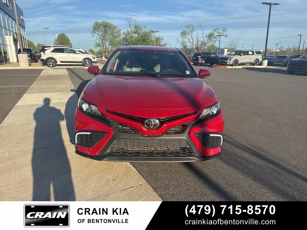 Used 2022 Toyota Camry SE image 8