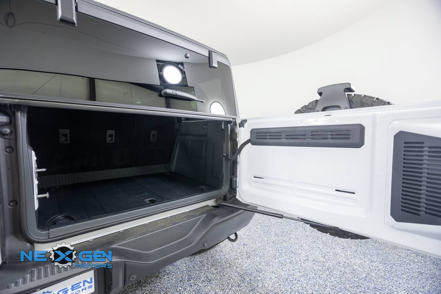Used 2024 Ford Bronco Badlands AWD/4WD image 35
