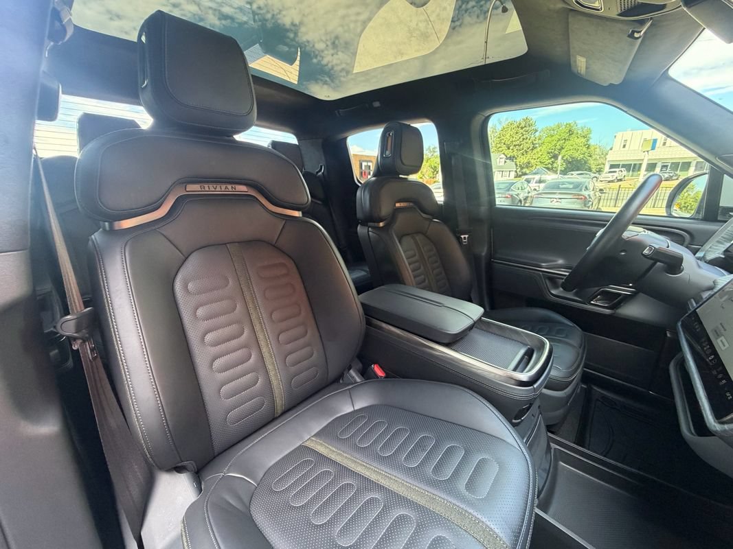 Used 2022 Rivian R1T Adventure AWD/4WD image 4