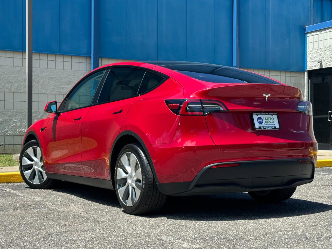 Used 2021 Tesla Model Y Long Range AWD/4WD image 7