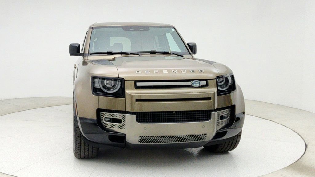 Used 2024 Land Rover Defender 110 X-Dynamic SE image 2