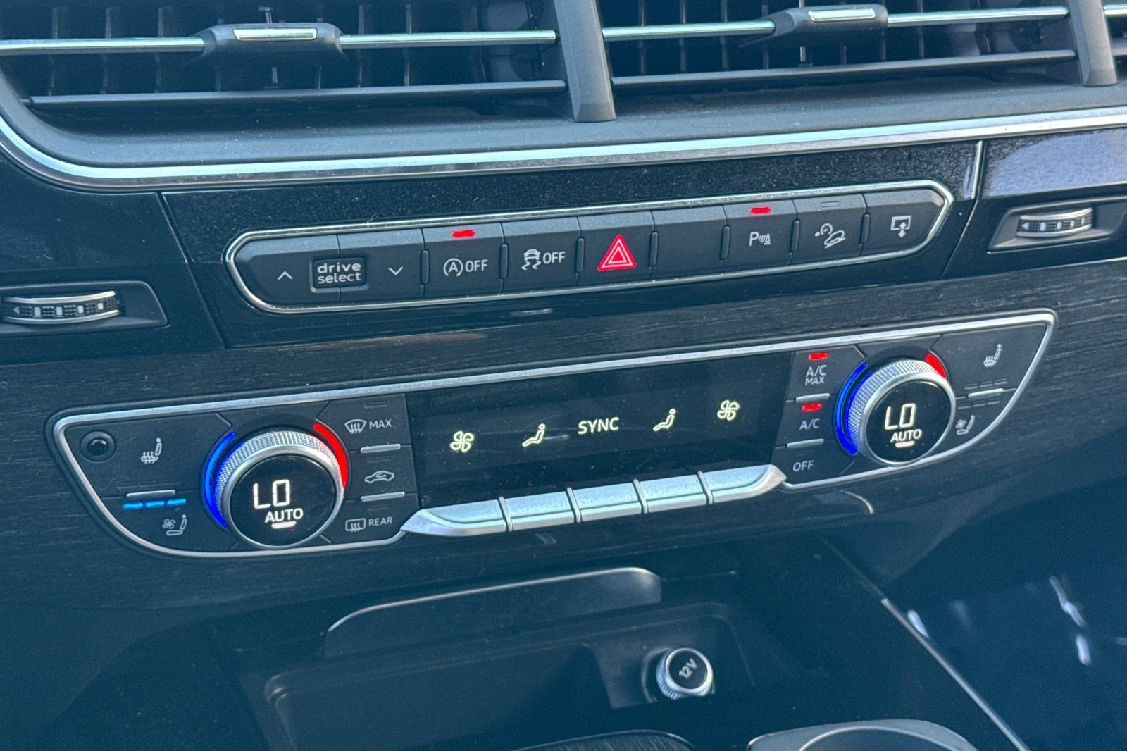 Used 2017 Audi Q7 3.0T Prestige image 28