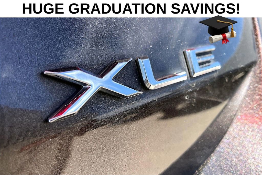Used 2019 Toyota Avalon XLE w/ Moonroof Package FWD image 39