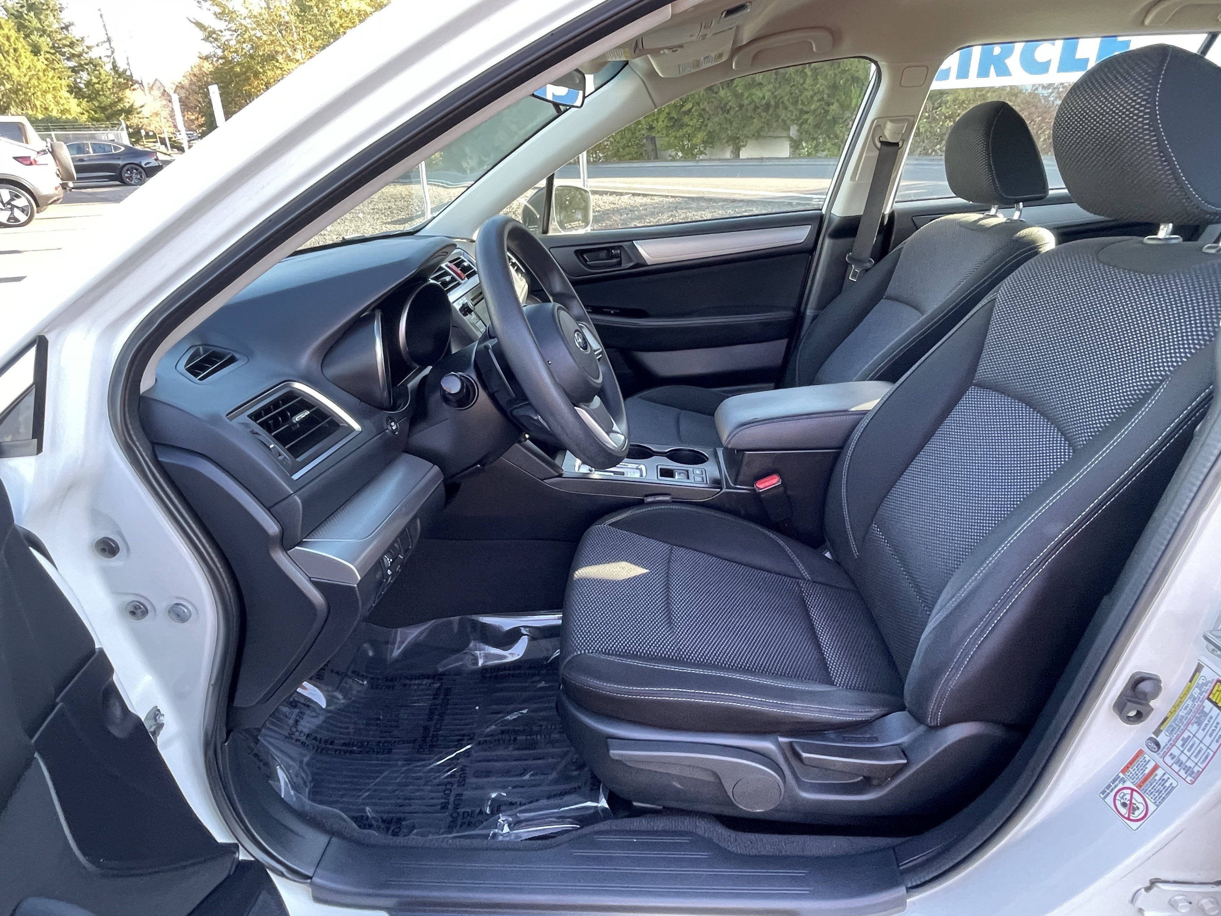 Used 2019 Subaru Outback 2.5i AWD/4WD image 11