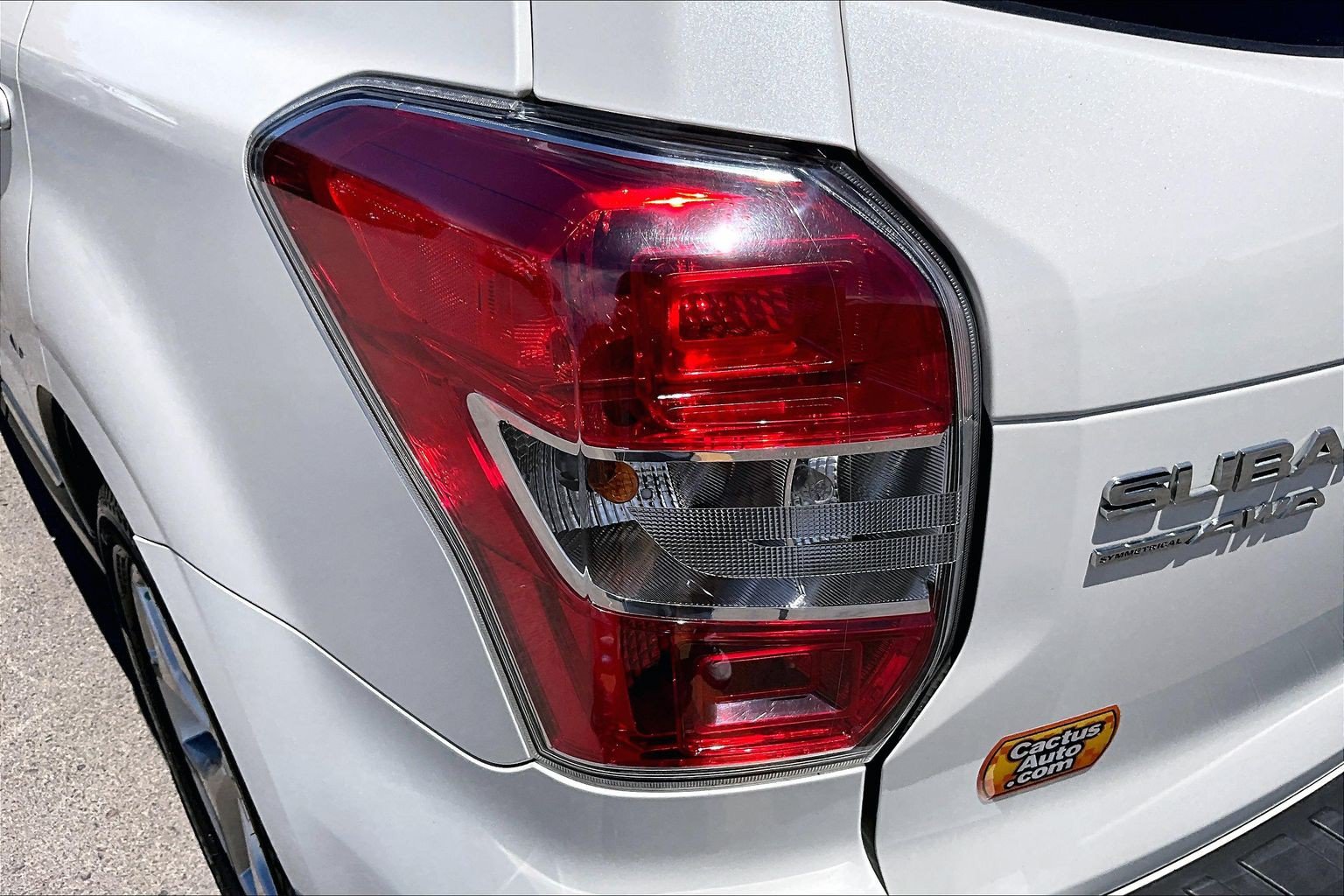 Used 2016 Subaru Forester 2.5i Touring w/ Eyesight & Navigation System AWD/4WD image 29