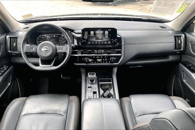 Certified 2023 Nissan Pathfinder SL w/ Black Appearance Package image 15