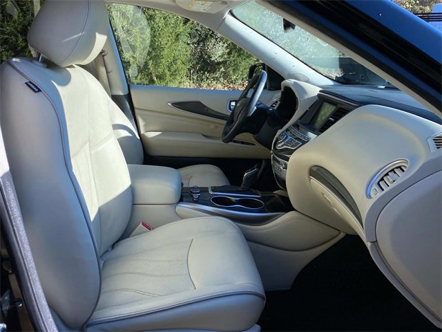 Used 2019 INFINITI QX60 Luxe w/ Essential Package image 37
