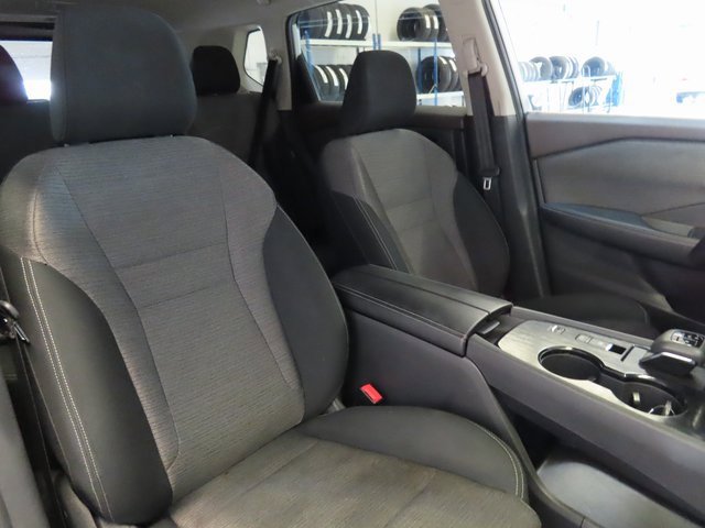 Used 2023 Nissan Rogue SV image 6