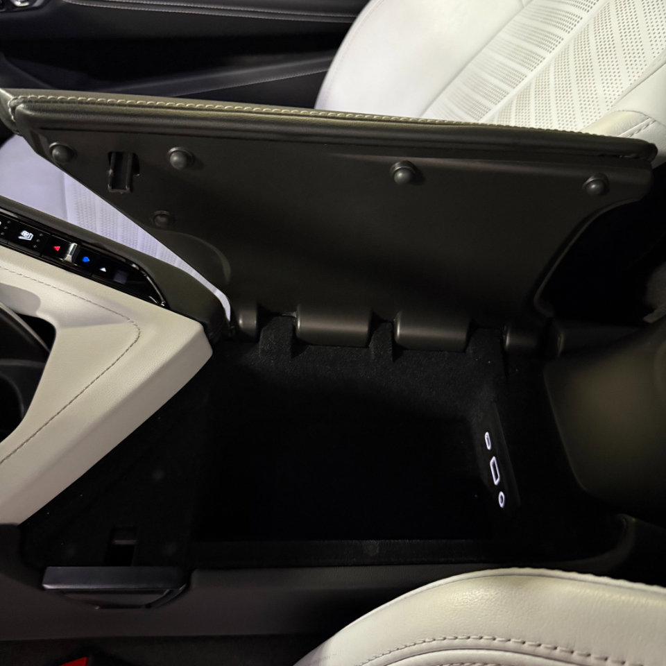 Used 2022 Chevrolet Corvette Stingray Preferred Conv w/ Z51 Performance Package RWD image 16