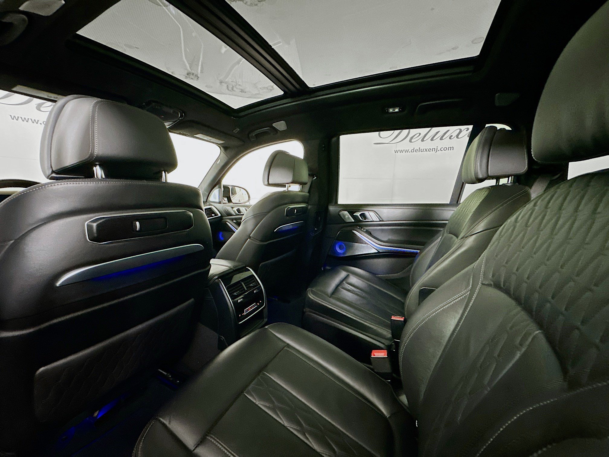 Used 2023 BMW X7 M60i w/ Executive Package AWD/4WD image 25