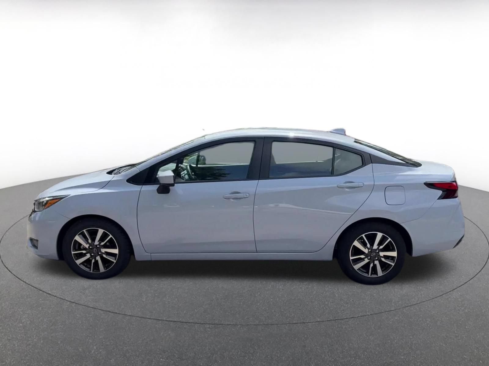 Used 2025 Nissan Versa SV FWD image 8