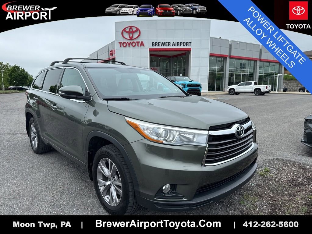 Used 2016 Toyota Highlander Plus AWD/4WD image 1