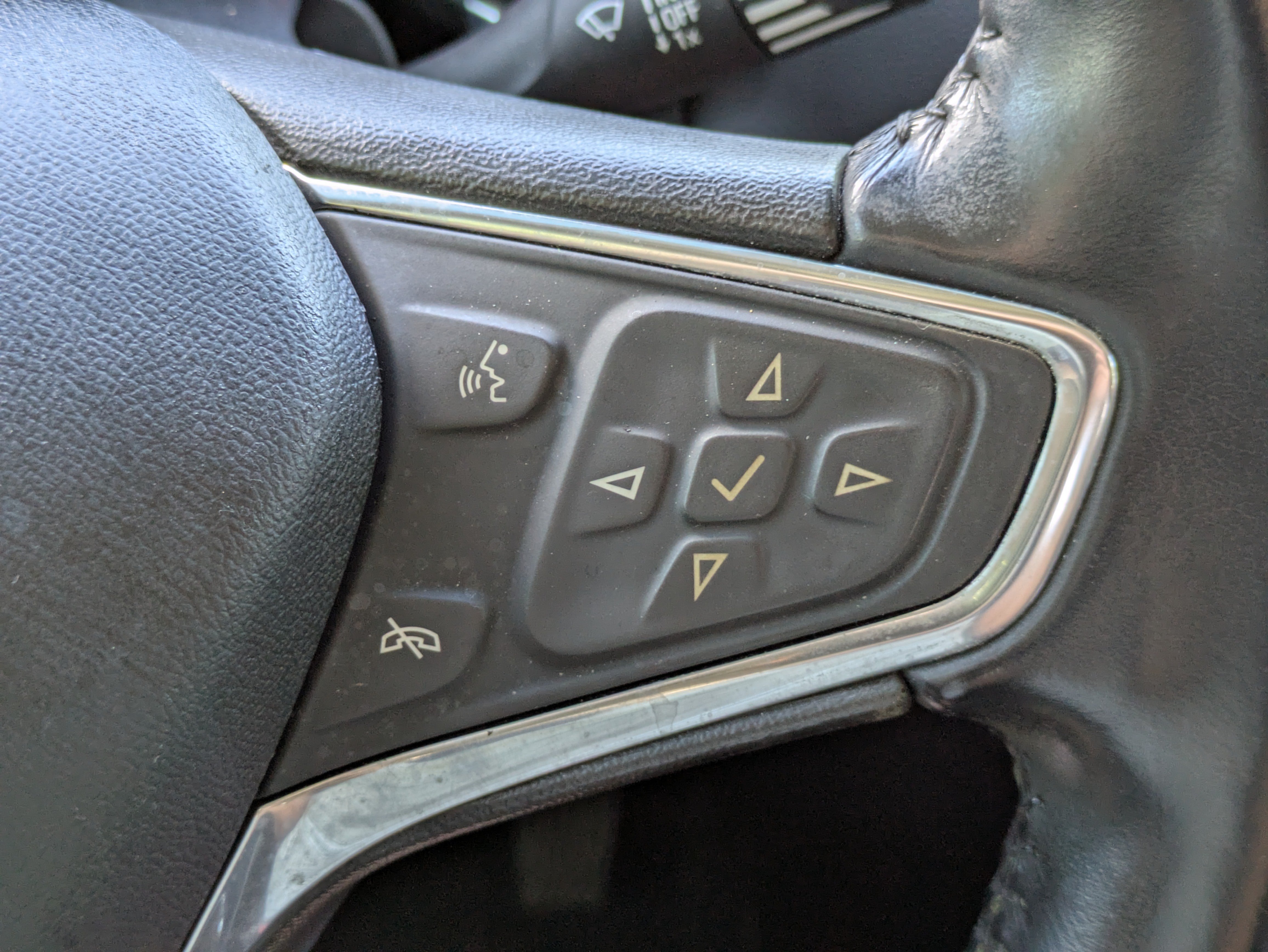 Used 2021 Chevrolet Equinox LT FWD image 25