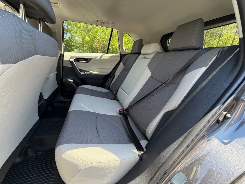 Used 2025 Toyota RAV4 XLE w/ Convenience Package image 6