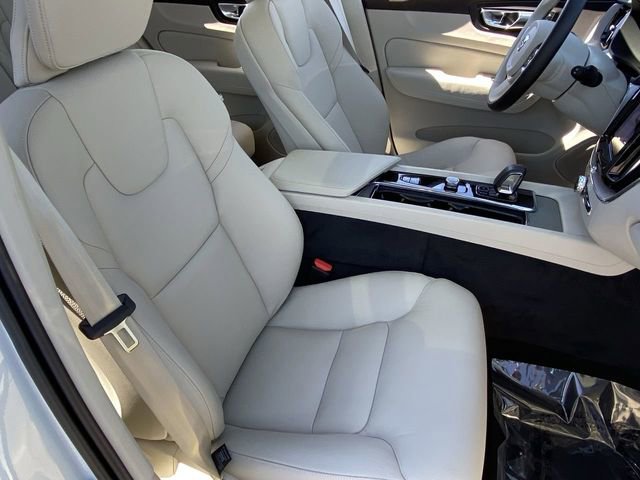Certified 2025 Volvo XC60 T8 Plus AWD/4WD image 12