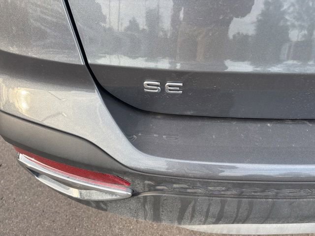 Used 2024 Volkswagen Taos SE AWD/4WD image 17