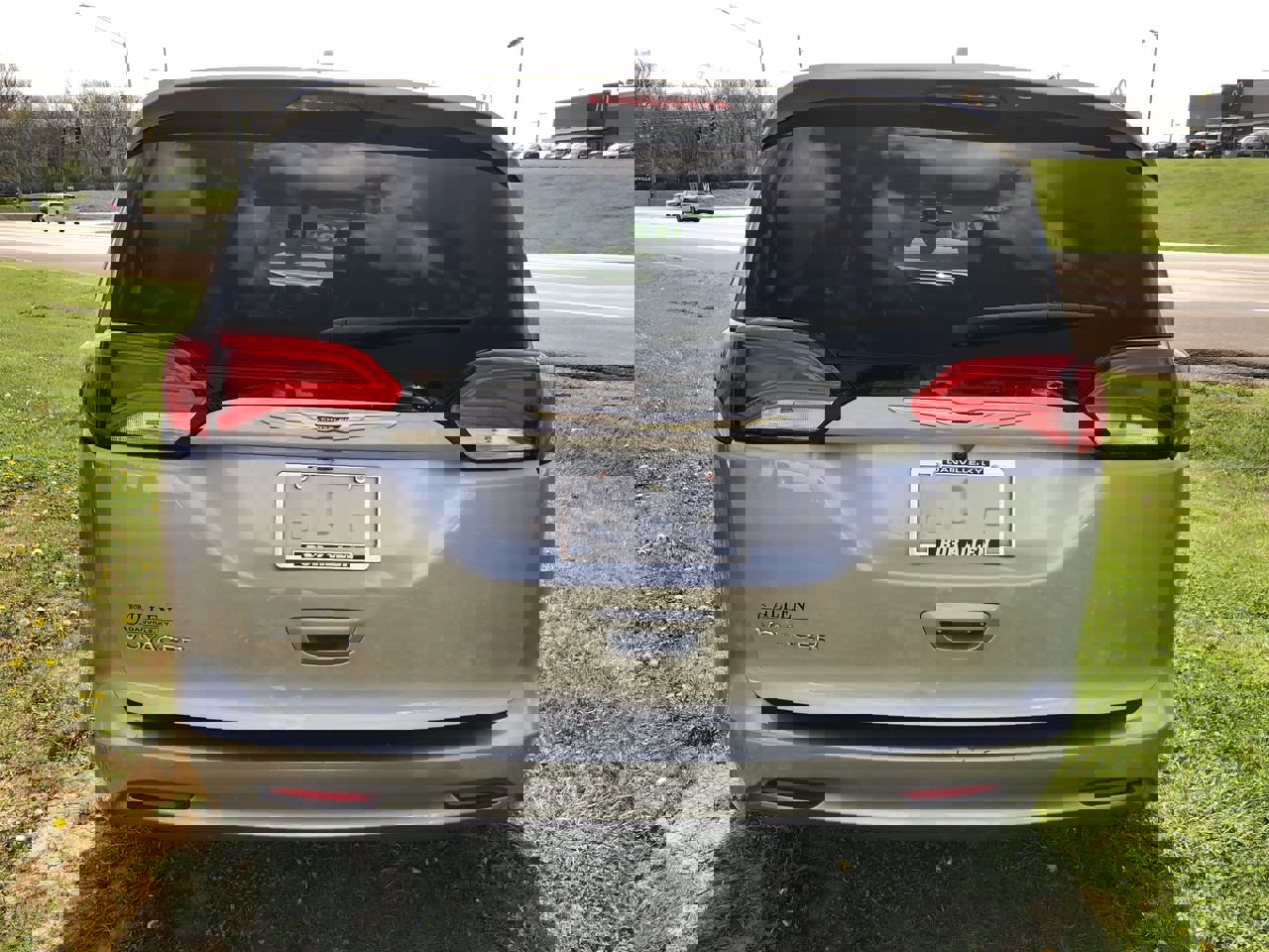 Used 2020 Chrysler Voyager Lxi image 19