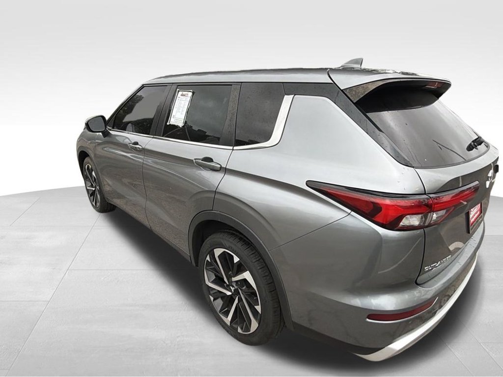 Used 2023 Mitsubishi Outlander SE AWD/4WD image 9