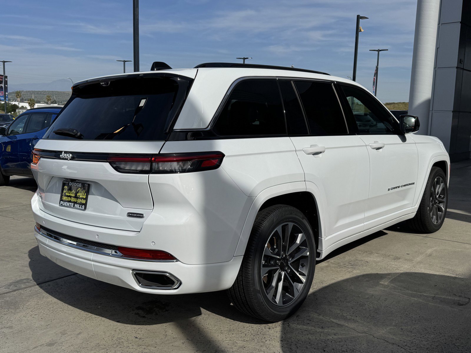 New 2025 Jeep Grand Cherokee Overland w/ Luxury Tech Group IV image 6