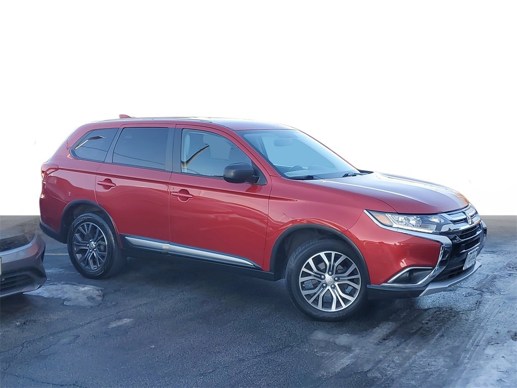 Used 2017 Mitsubishi Outlander ES image 1