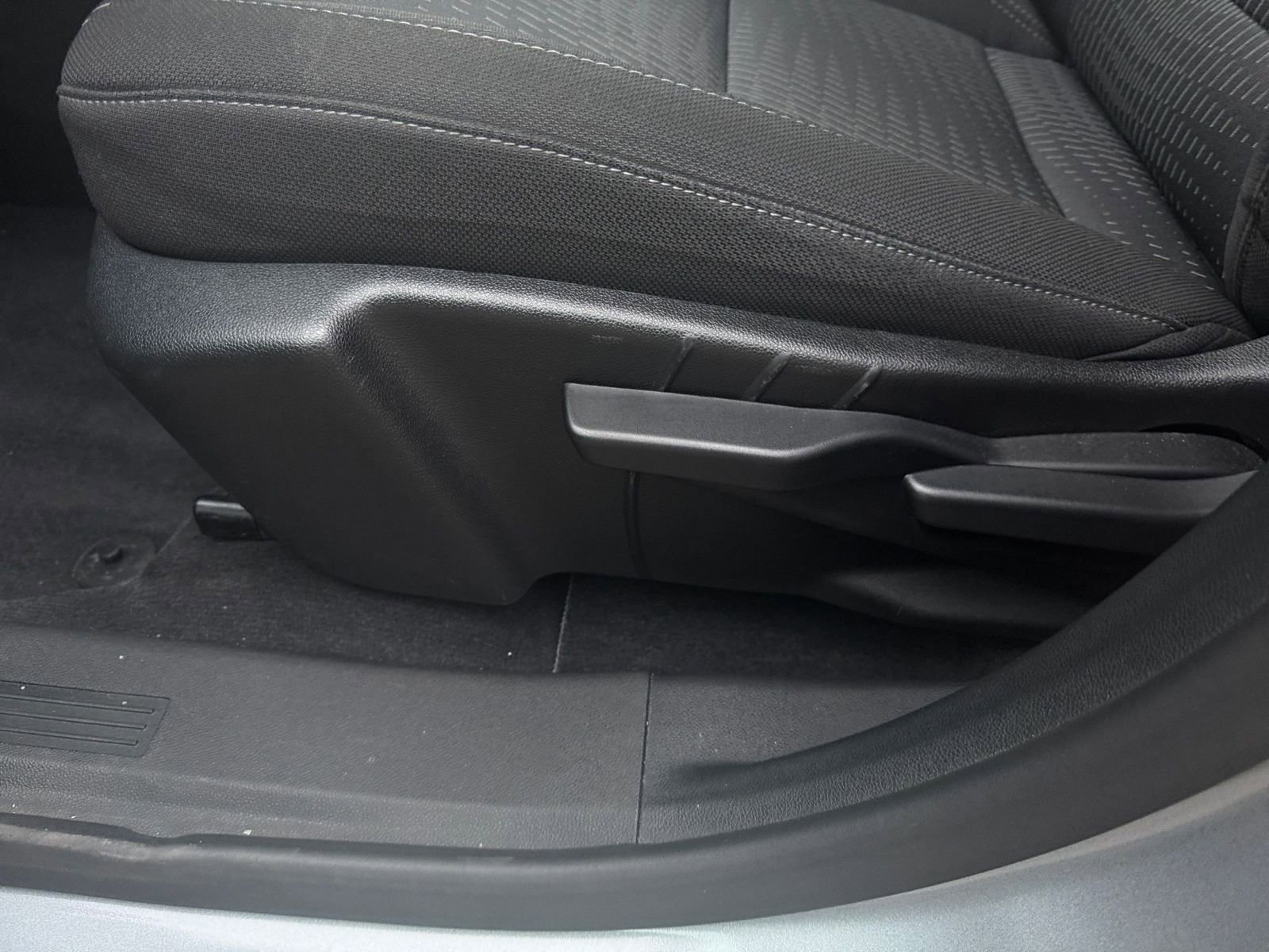 Used 2025 Chevrolet Equinox LT image 22