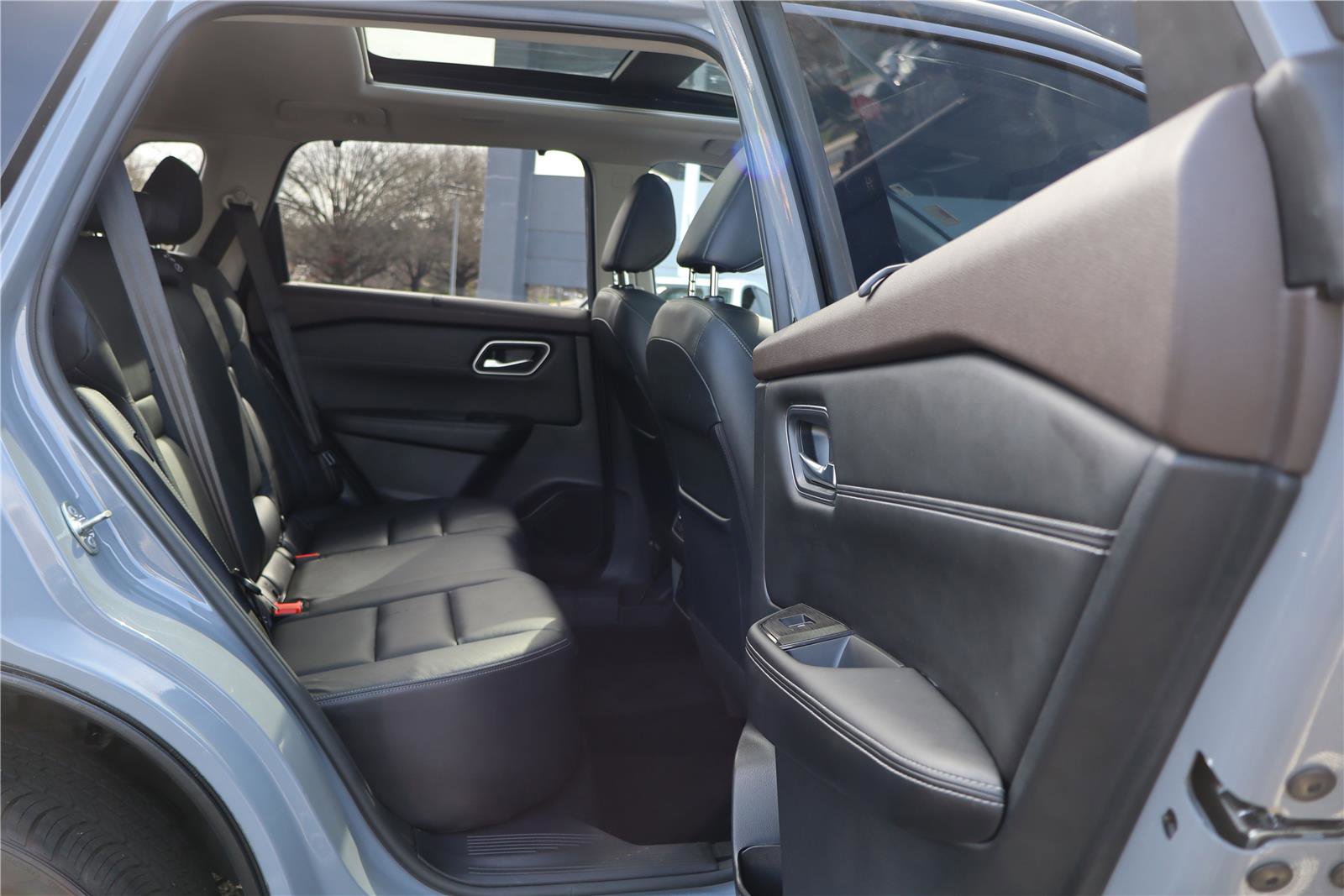 Used 2021 Nissan Rogue SL w/ Premium Package image 29