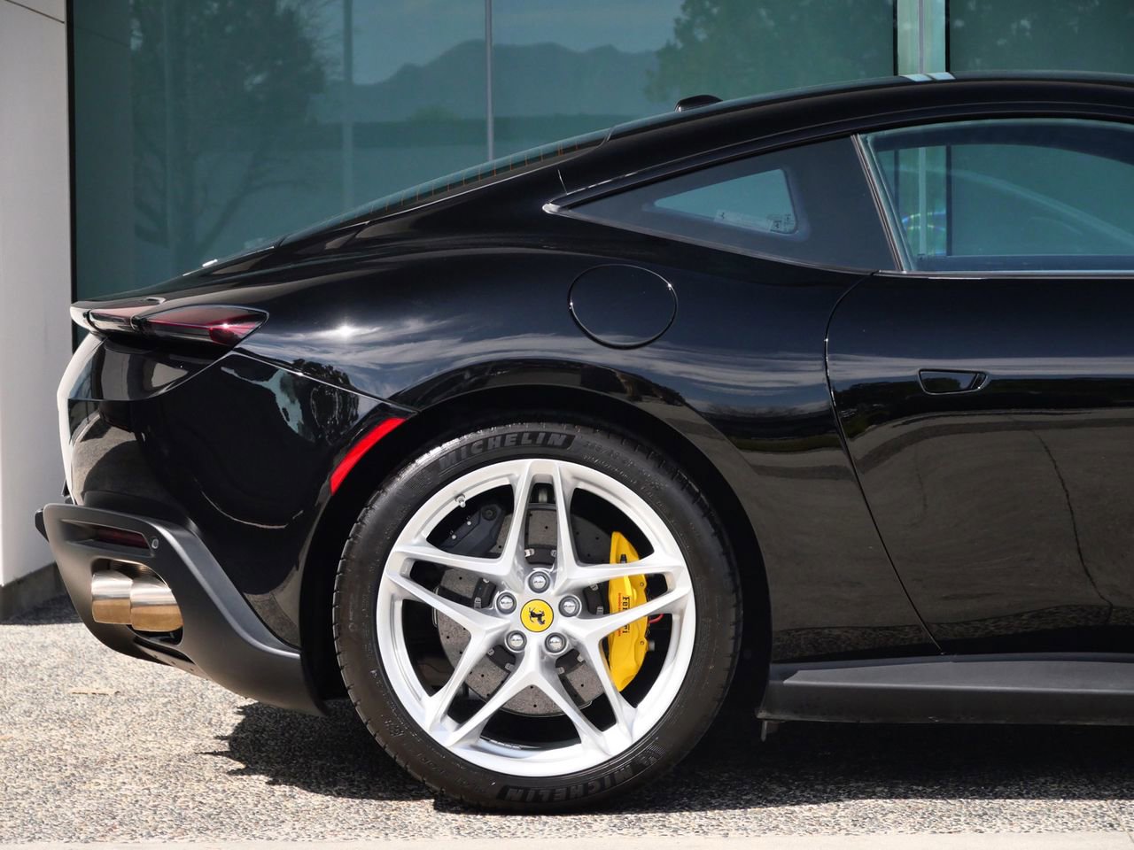 Used 2022 Ferrari Roma image 25