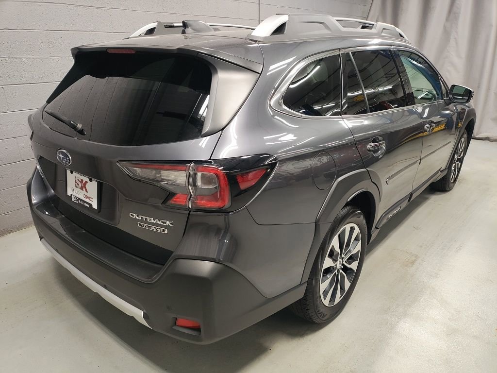 Used 2025 Subaru Outback Touring image 2