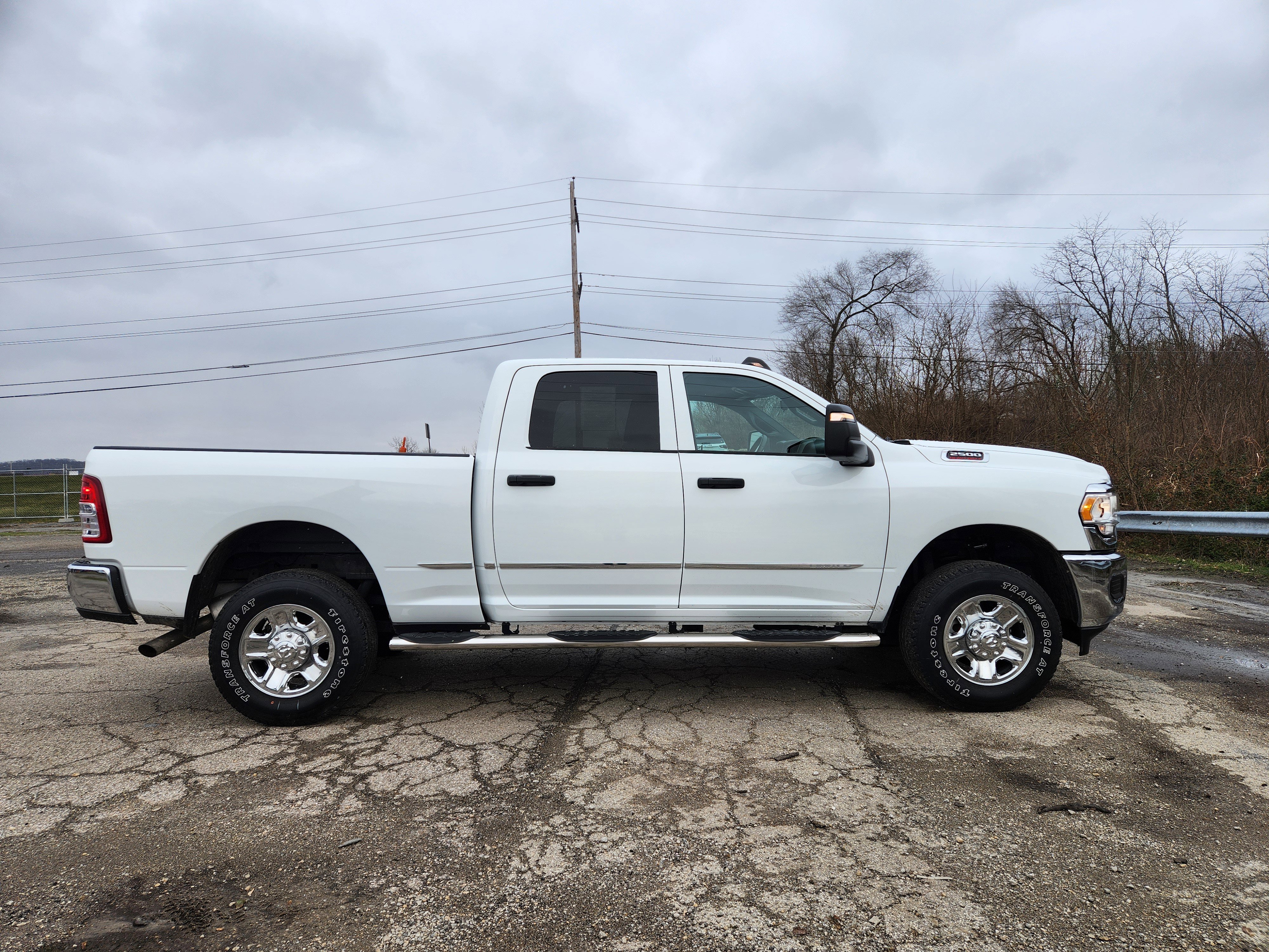 Used 2024 RAM 2500 Tradesman w/ Chrome Appearance Group image 16