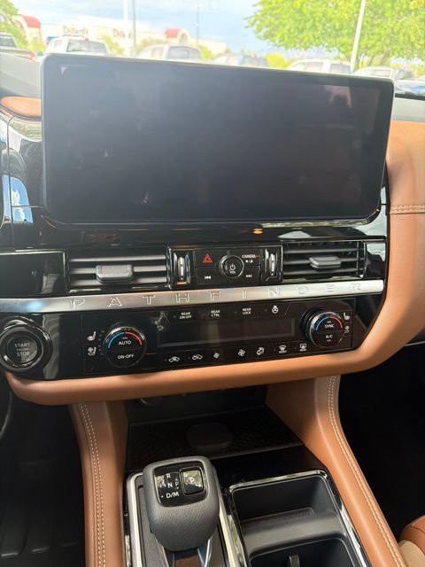 Certified 2026 Nissan Pathfinder Platinum AWD/4WD image 30