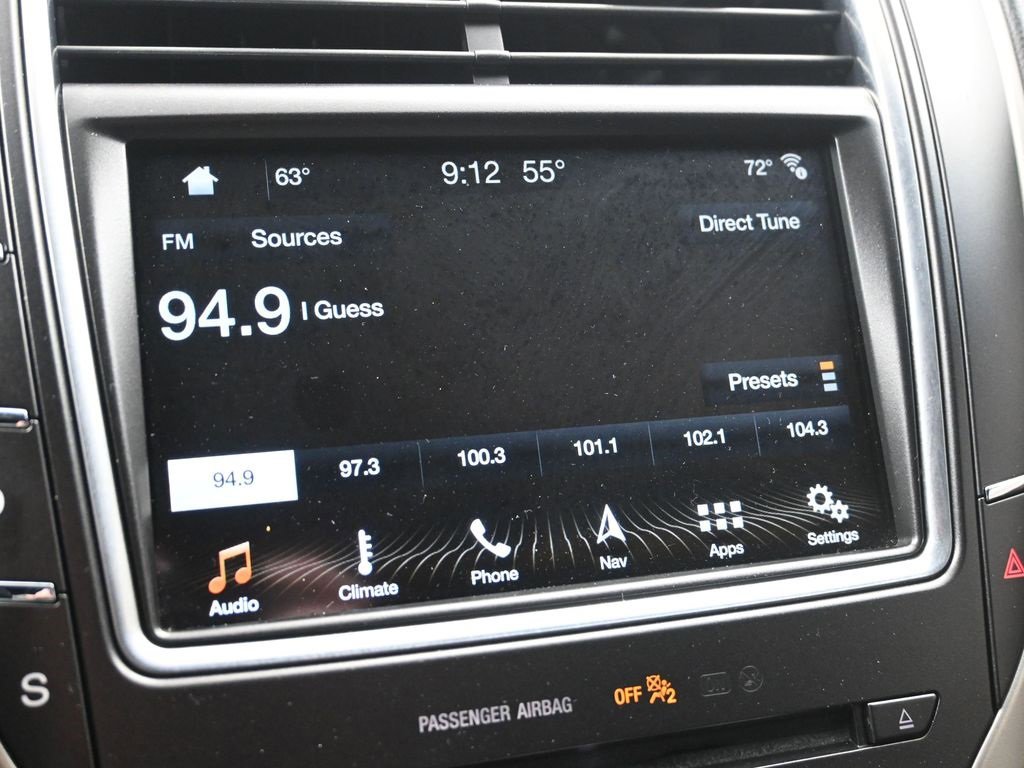 Used 2018 Lincoln MKX Reserve image 17