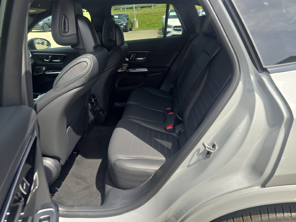 New 2026 Mercedes-Benz GLC 300 4MATIC image 24
