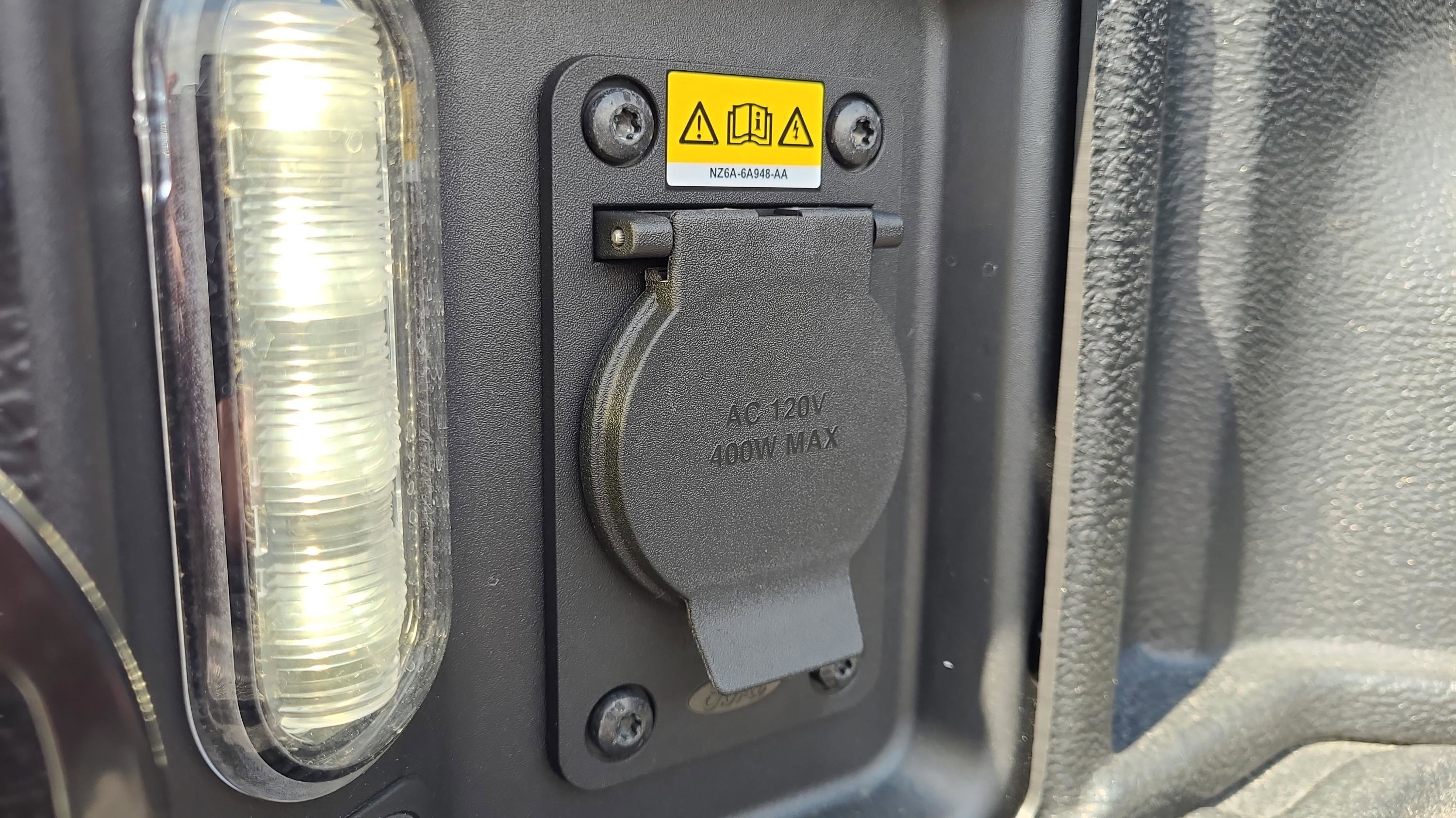 Used 2024 Ford Maverick XLT w/ XLT Luxury Package AWD/4WD image 28